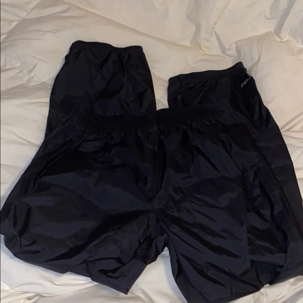 Eastern Mountain sports kids wind pants size Medium